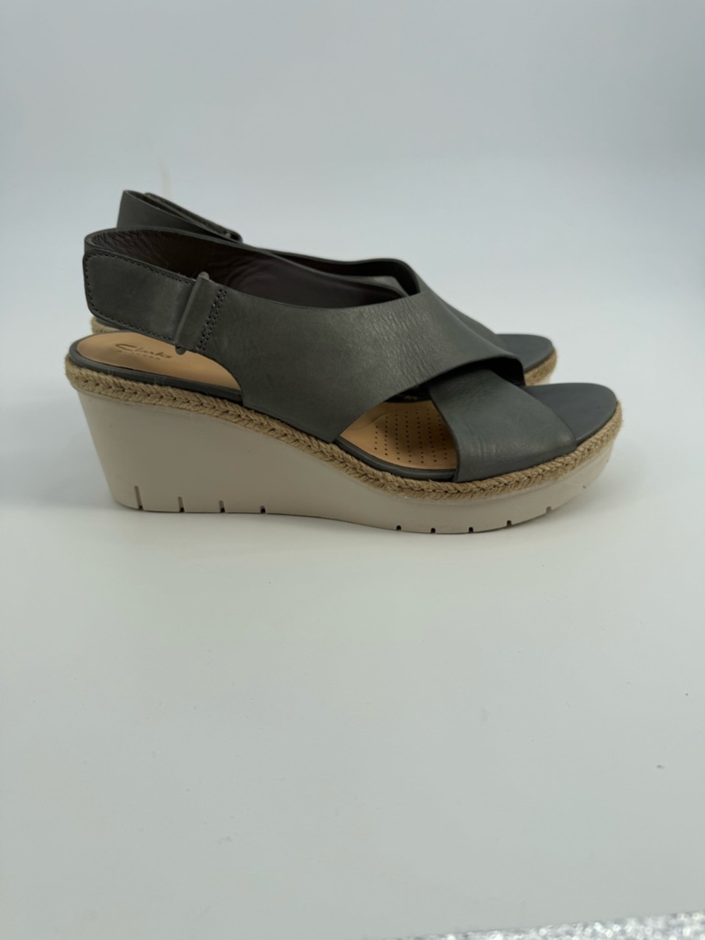 Clarks Artisan Gray Leather Wedge Sandals Slingback Platform Espadrille Style - Picture 8 of 16
